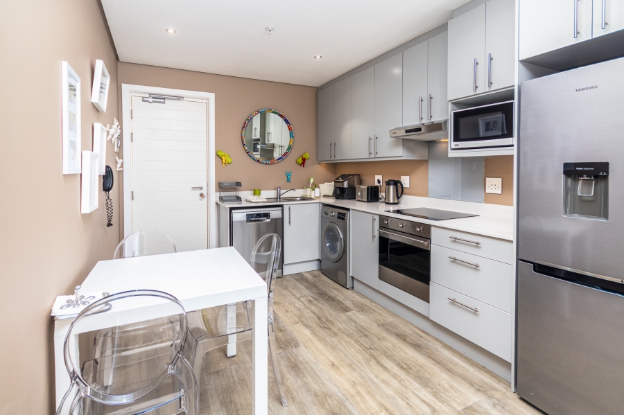 To Let 1 Bedroom Property for Rent in Foreshore Western Cape